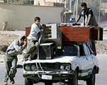Iraqi looters